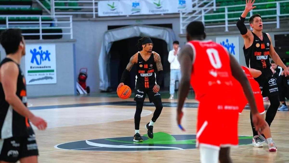 Imagen del partido entre BCB y Sagrado.