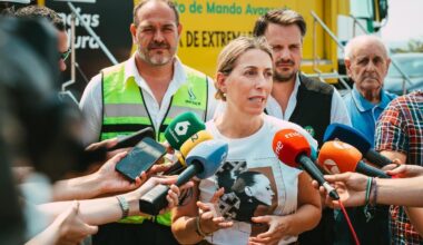 María Guardiola, en la zona del incendio de Jarilla este viernes