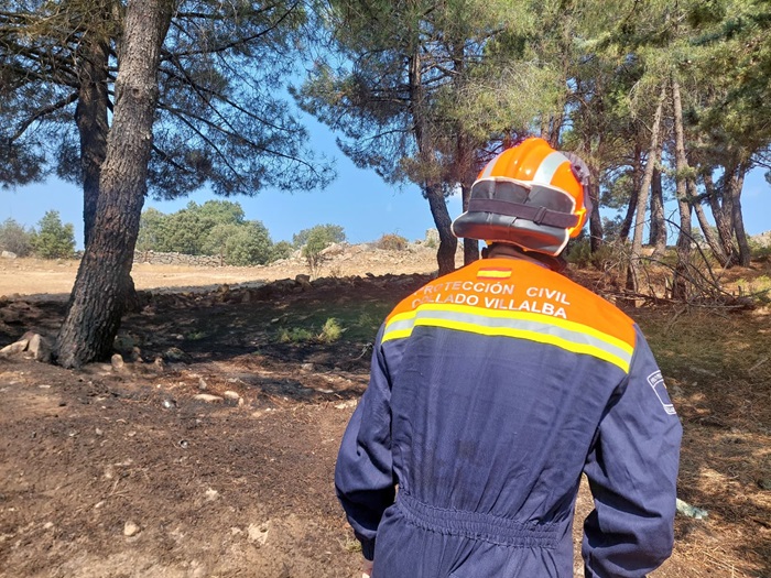 Protección Civil de Collado Villalba interviene en un incendio en el Cerro El Telégrafo - Ayuntamiento de Collado Villalba