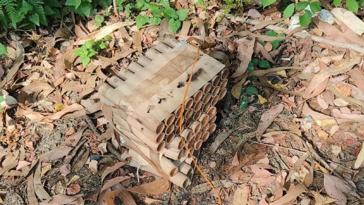 Hallan restos de material explosivo en un monte de Vimianzo