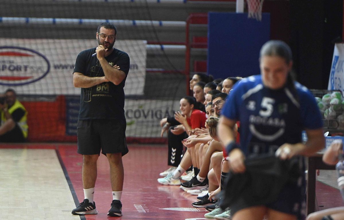 El entrenador del Conservas Orbe Zendal, Isma Martínez.