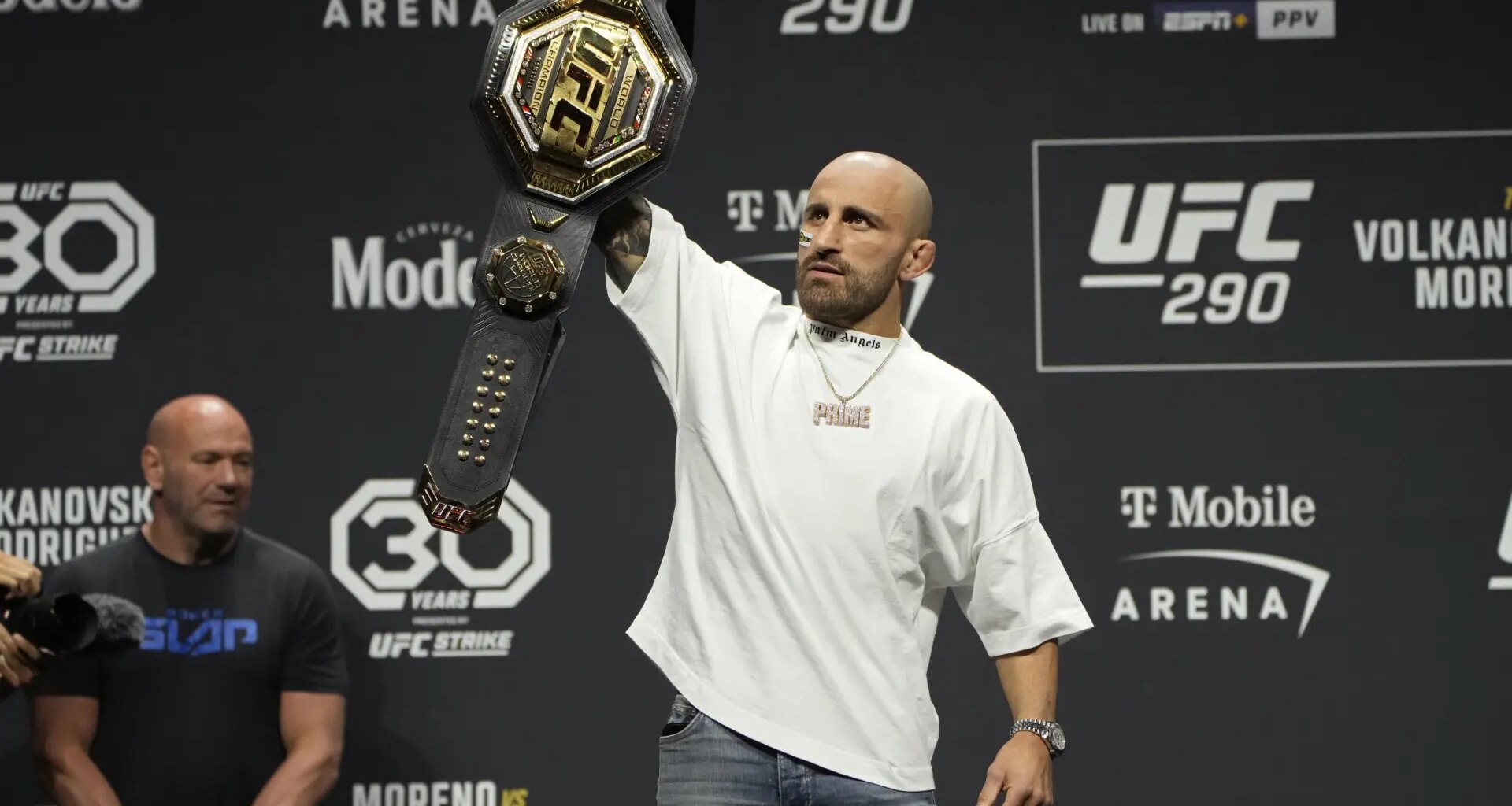 Volkanovski quiere defender el título ante Lerone Murphy tras su brutal KO en UFC 319: "Creo que es obvio"
