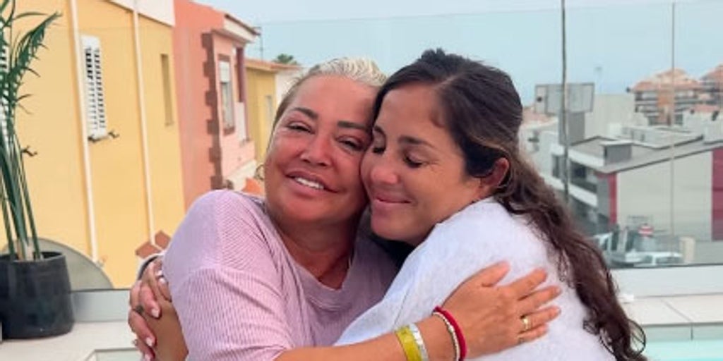 un megáfono, cervezas, paella y máxima exaltación de la amistad