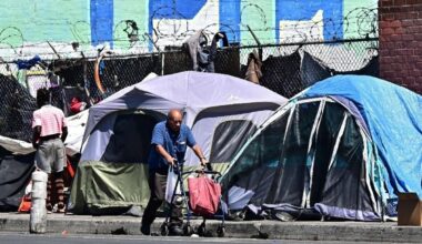 La Jornada - Anuncia Trump que expulsará de Washington D.C. a las personas sin hogar