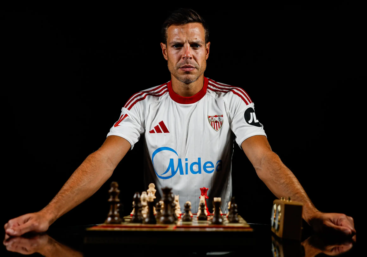 Oficial: César Azpilicueta, nuevo futbolista del Sevilla