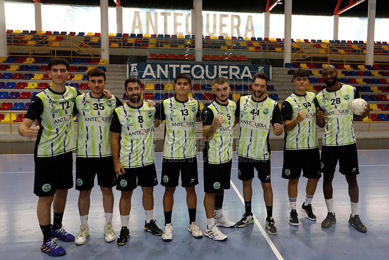 La juventud marca el nuevo ciclo del Balonmano Los Dólmenes Antequera - El Sol de Antequera | Periódico