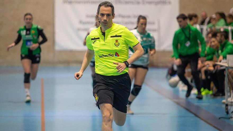 Navarra tendrá de nuevo tres árbitros en la elite del balonmano