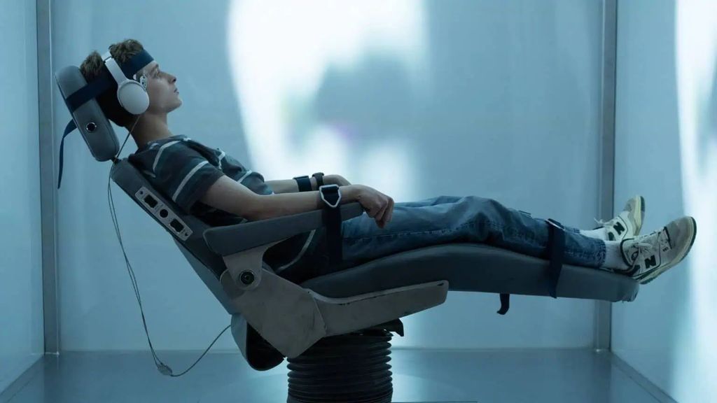 Un niño prodigio con telequinesis, es secuestrado y llevado a un lugar llamado “el instituto”, 