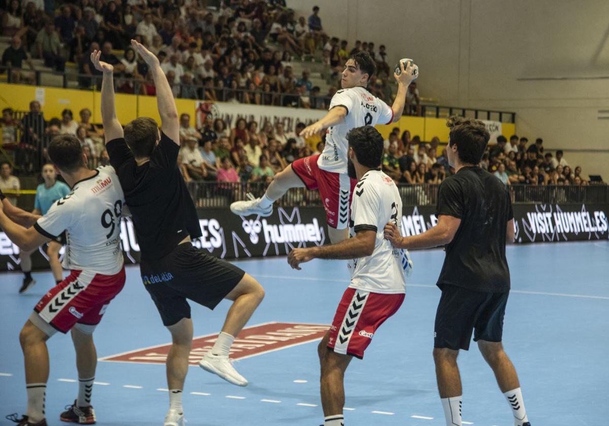 El Balonmano Nava paga cara la siesta