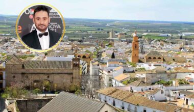 Vista panorámica de Osuna, Sevilla, con el retrato de Juan Antonio Bayona, director que filma “Quién soñó a quién” en la localidad andaluza