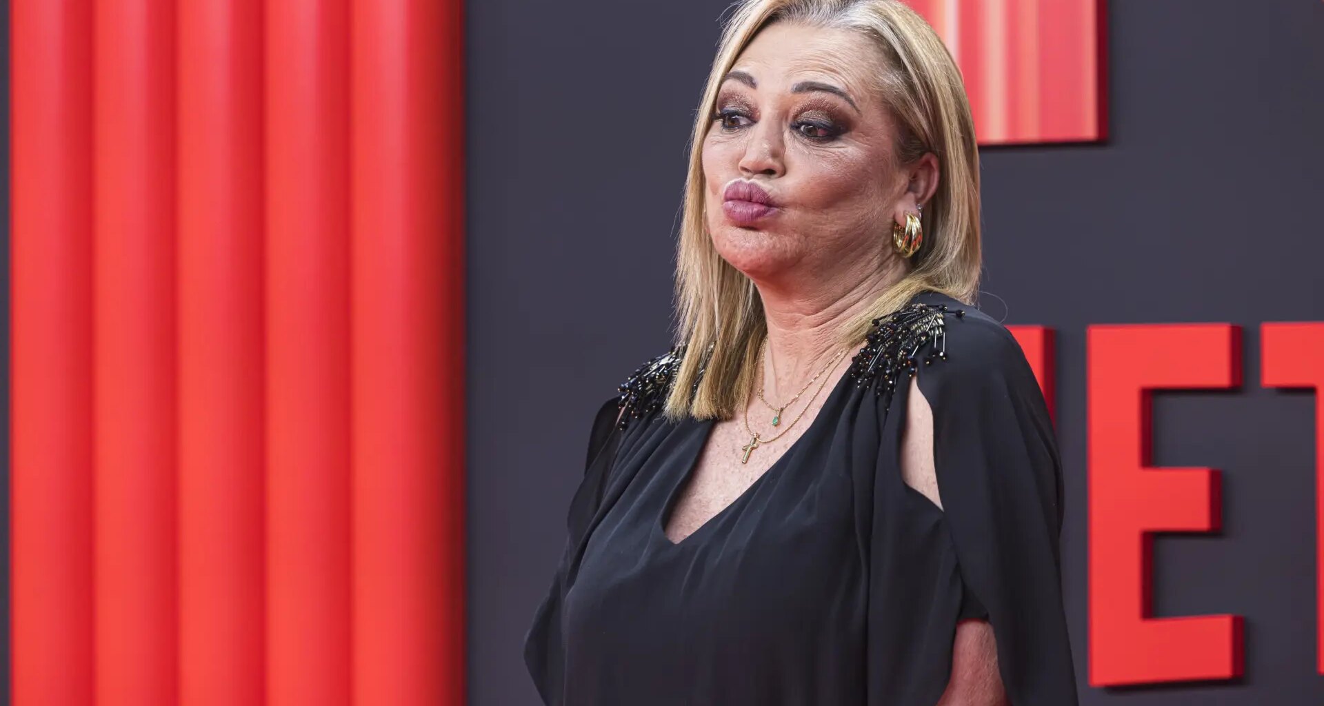 Belén Esteban comparte su posado veraniego acompañado de una resaltada frase: "Gordita, pero sabrosona"