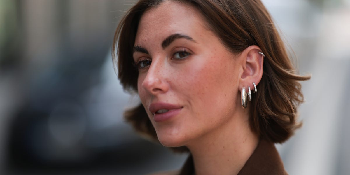 Este es el corte de pelo cómodo y fácil de mantener que más favorece a las mujeres a partir de los 40 para volver al trabajo