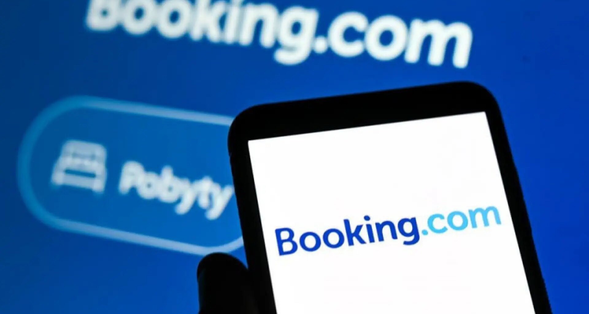 Ryanair y Booking zanjan su guerra comercial con un acuerdo de colaboración "histórico"