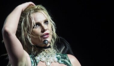 Britney Spears vuelve a sembrar la alarma con una foto suya desnuda y un emoji estratégicamente colocado