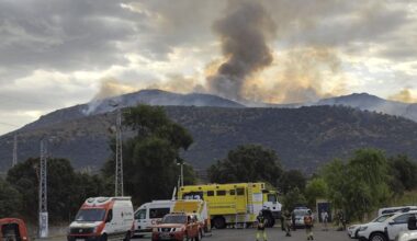 Vecinos de Cabezabellosa continúan en sus casas tras la orden de evacuación: «No tenemos más tiempo ni más recursos» - ABC