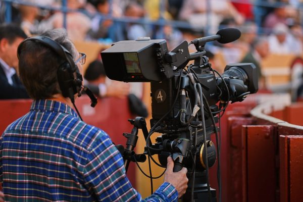 El cartelazo de este viernes en Marbella, en directo por televisión