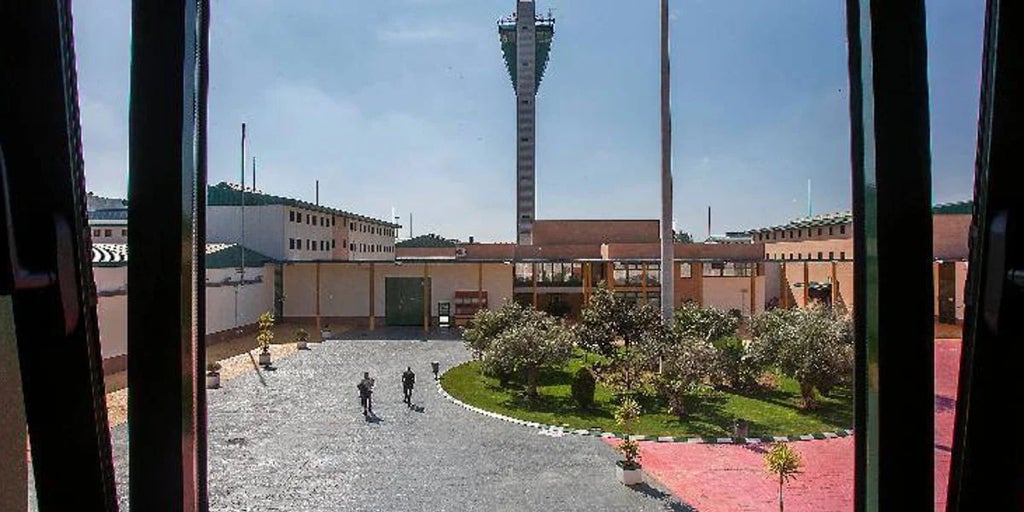 Un preso agrede brutalmente a un funcionario de la cárcel Sevilla II al grito de «Te voy a matar»