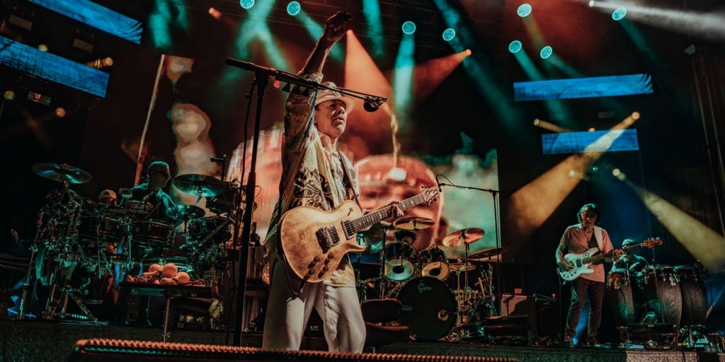 Carlos Santana se despide de España repasando sus grandes éxitos en el Tío Pepe Festival