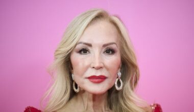 Carmen Lomana, impresionante en Marbella con el vestido de Vicky Martín Berrocal (rebajado) más elegante y glamouroso