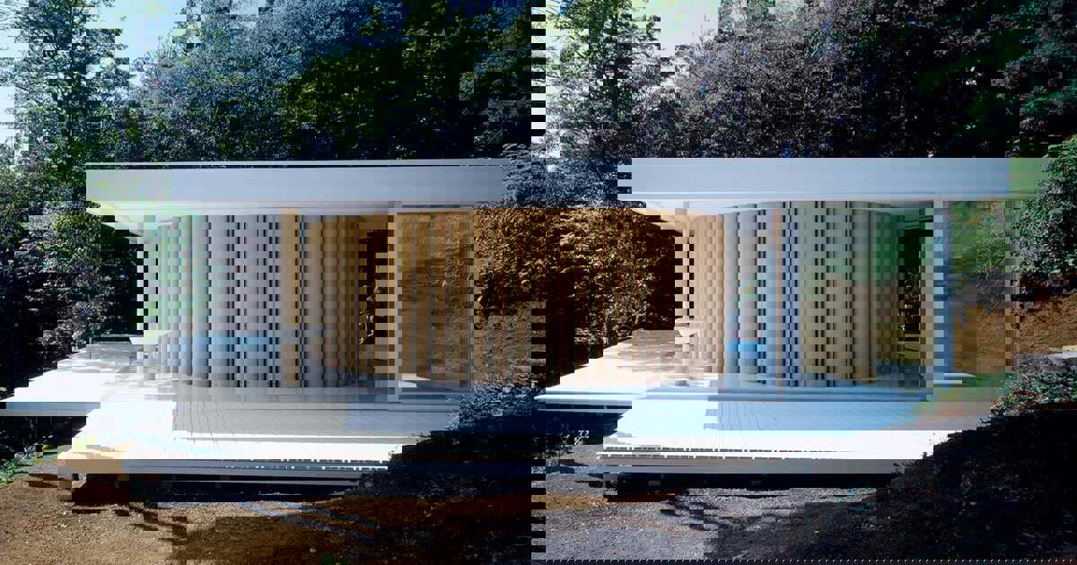 Así es la casa hecha con 110 tubos de papel reciclado diseñada por el arquitecto japonés Shigeru Ban