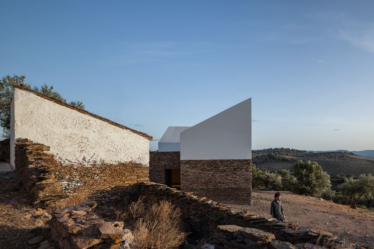Casa mortuoria de Barrancos / Mesa Atelier - Imagen 10 de 32