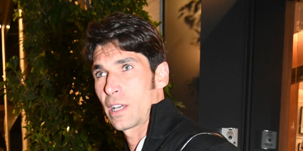 "me obliga a ser honesto"