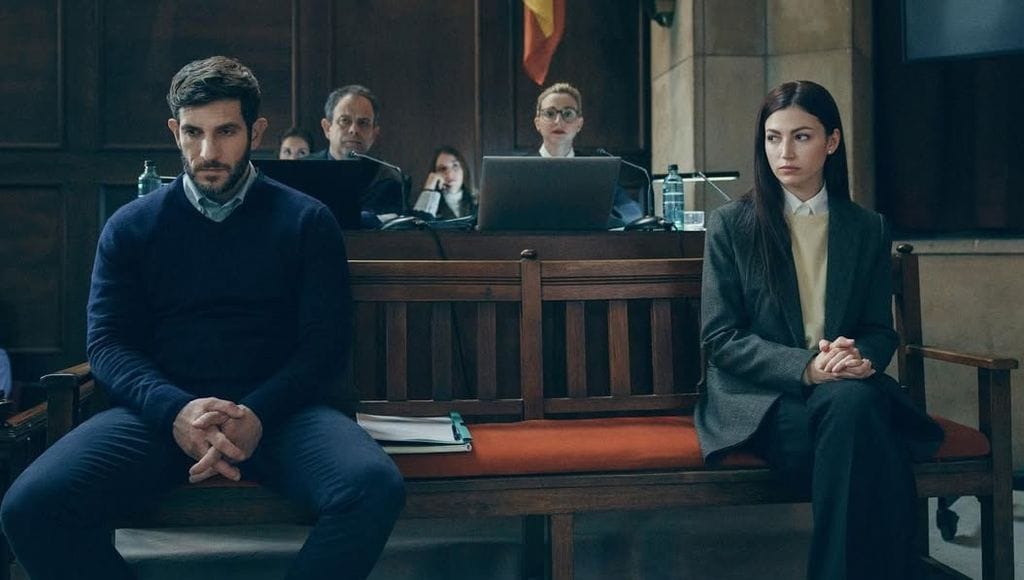 Úrsula Corberó y Quim Gutiérrez en 'El cuerpo en llamas'