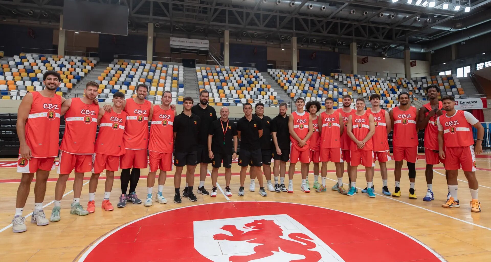El Club Baloncesto Zaragoza (CBZ) salta a la pista
