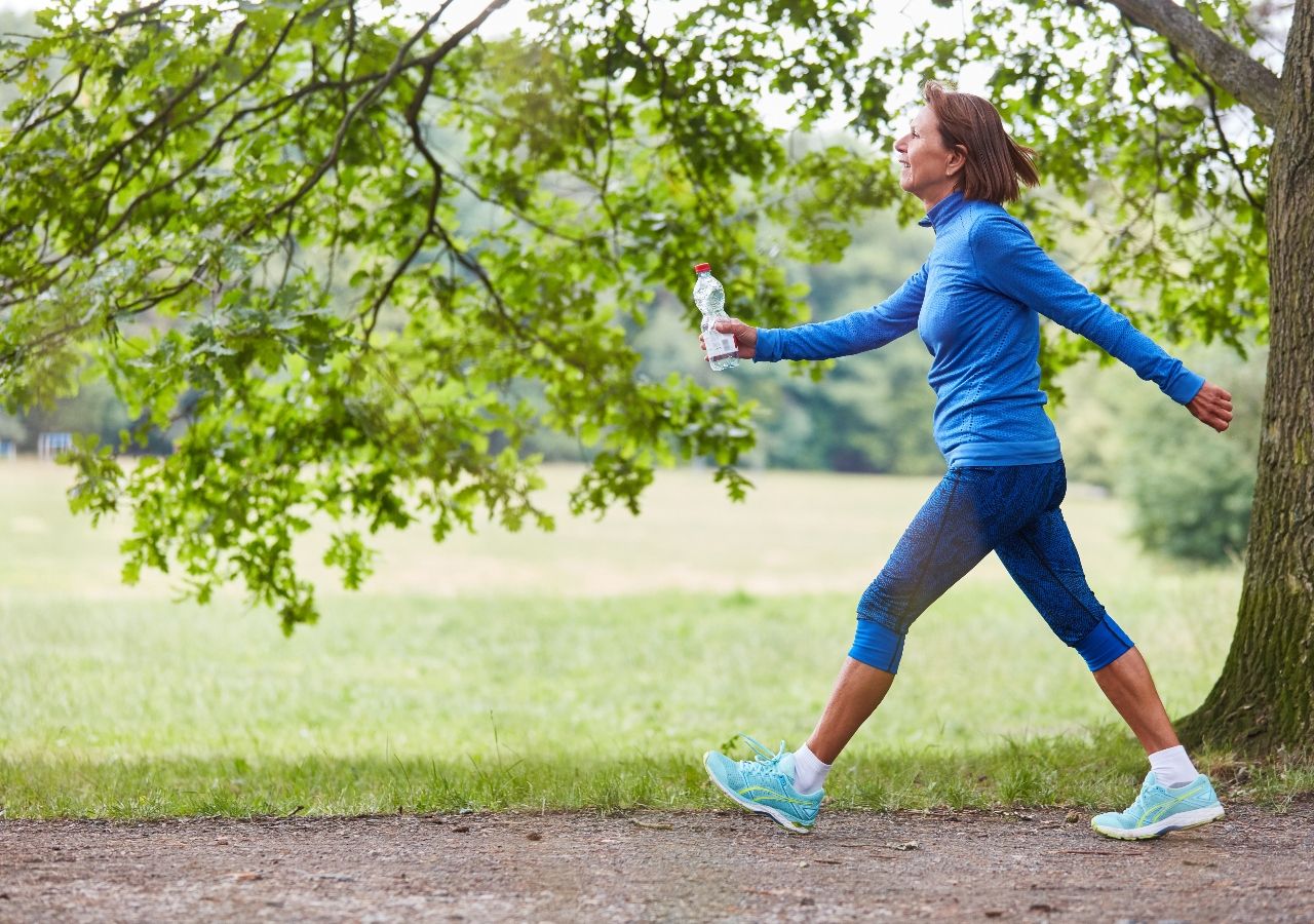 revelan cuántos pasos hay que caminar por día para vivir más y mejor