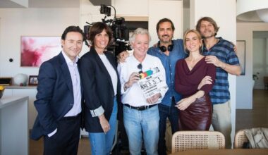 Los protagonistas de la cina junto a Guillermo Ríos y el productor Eduardo Campoy.
