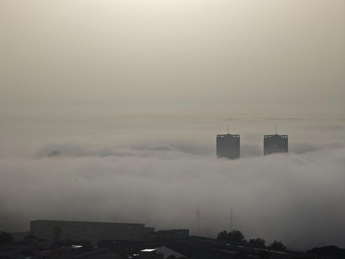 Las Torres de Santa Cruz, ocultas entre la neblina.