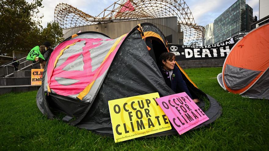 Tres de cada cuatro jóvenes ya llevan su propia bolsa al supermercado