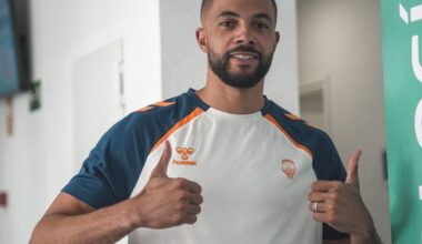 Darius Thompson estrena una nueva camiseta de Hummel en el Valencia Basket