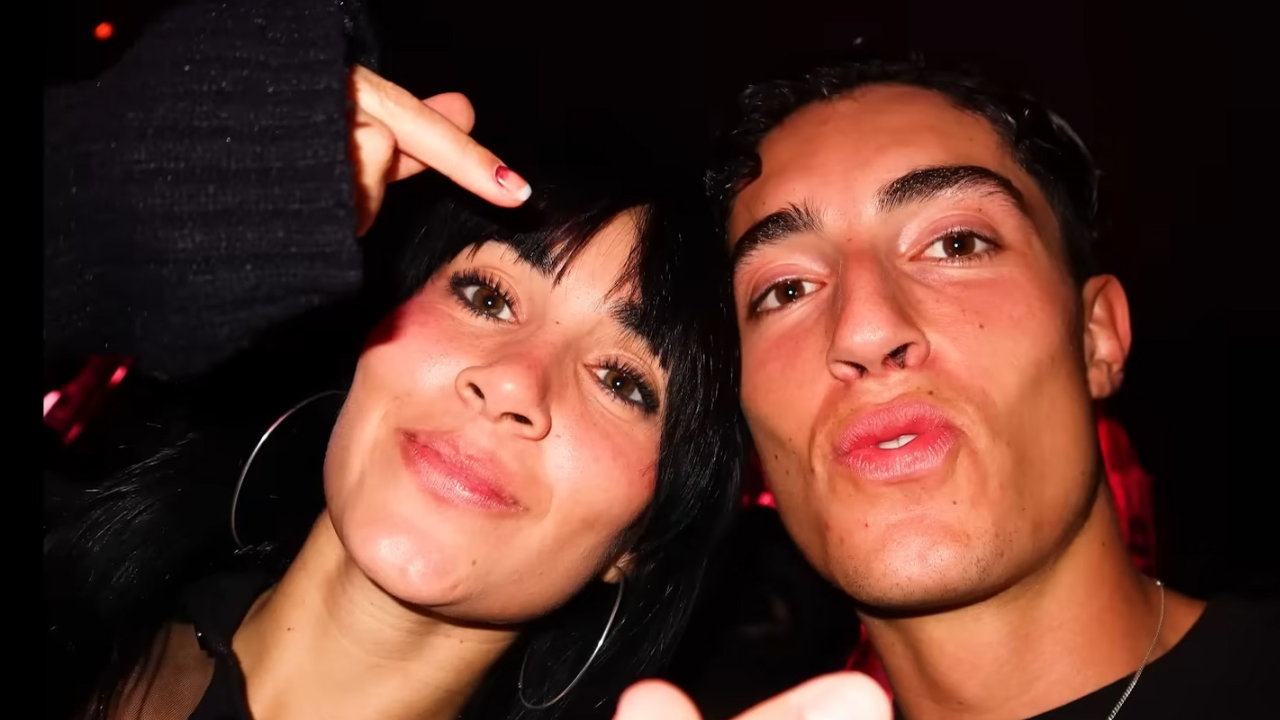 Aitana y Plex, románticas vacaciones en Bali rodeados de varios «influencers» - La Voz de Galicia