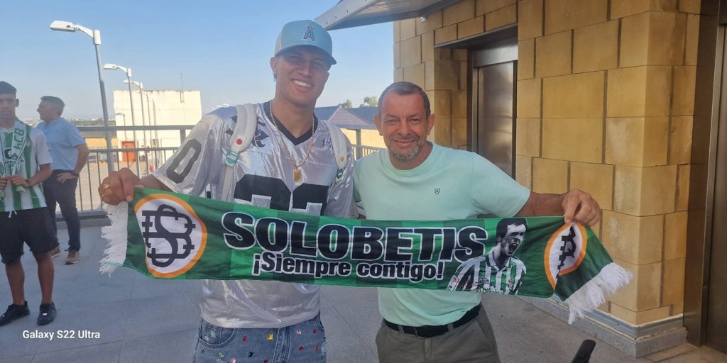 Deossa llega a Sevilla para incorporarse al Betis