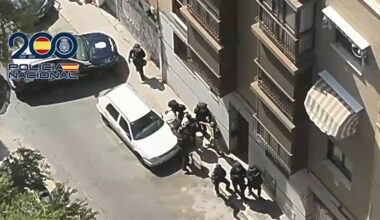 Siete detenidos y tres heridos tras una reyerta familiar con rehenes en Puerta del Ángel