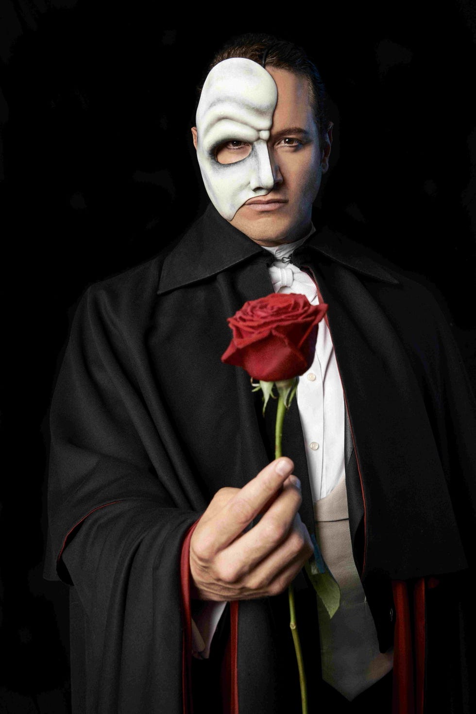 daniel diges caracterizado para el fantasma de la opera