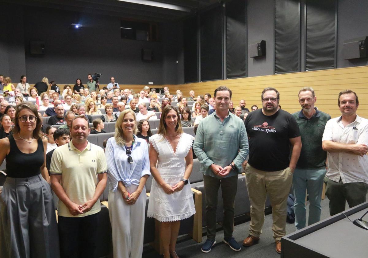La Banda de Gaitas Villa de Xixón estrena su documental de Nueva York: «Se va a hacer corto. Es muy entretenido y pasa muy rápido»