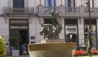 La obra «Maternidad» en el centro de la ciudad.