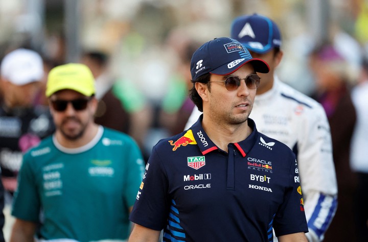 Checo Pérez envía señal fundamental sobre su posible regreso a la Fórmula 1. (REUTERS/Hamad I Mohammed)