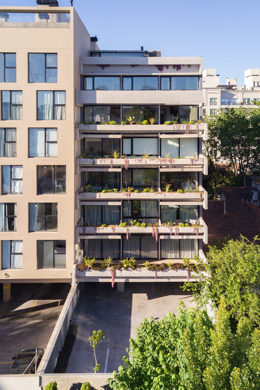 Edificio Avellaneda 1539 / BTE-ARQ - Fotografía exterior, Balcón