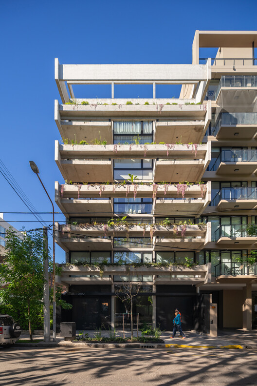 Edificio Avellaneda 1539 / BTE-ARQ - Fotografía exterior, Balcón
