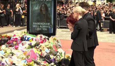 OZZY OSBOURNE HOMENAJE | La conmovedora llegada de la viuda de Ozzy Osbourne al homenaje del legendario cantante en Birmingham