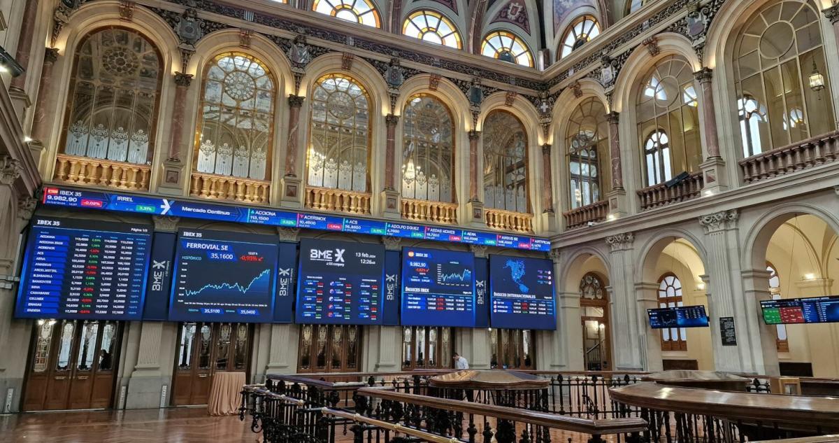 El Ibex 35 rebota de la mano de IAG y Grifols y se acerca a los 14.200 puntos