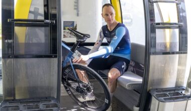 El ciclista británico Chris Froome es atropellado durante un entrenamiento en Francia - La Voz de Galicia