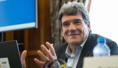 La deuda se modera en junio al 103,4% del PIB, pero con máximos de 1,691 billones en términos absolutos - La Voz de Galicia