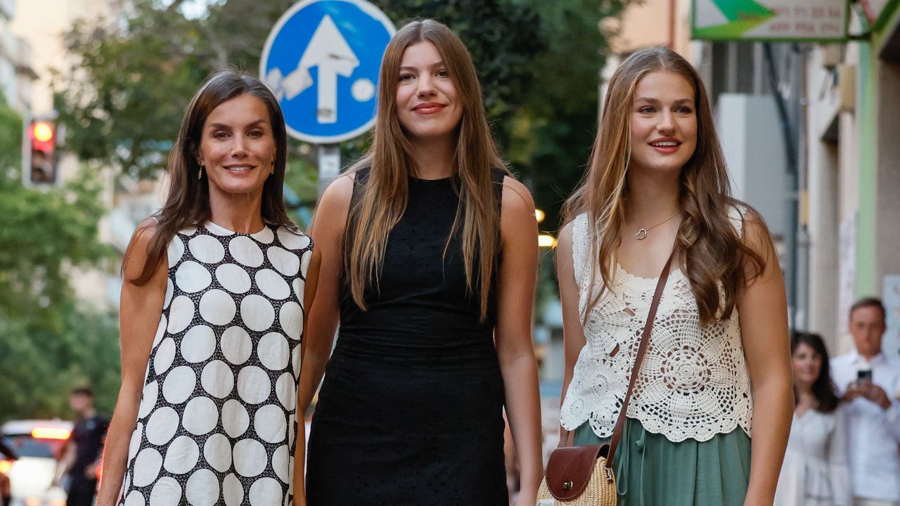 El plan de chicas de la reina Letizia, la princesa Leonor y la infanta Sofía en Mallorca - La Voz de Galicia