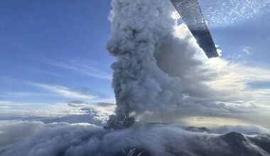Un segundo volcán entra en erupción en Kamchatka tras el megaterremoto de Rusia - La Voz de Galicia