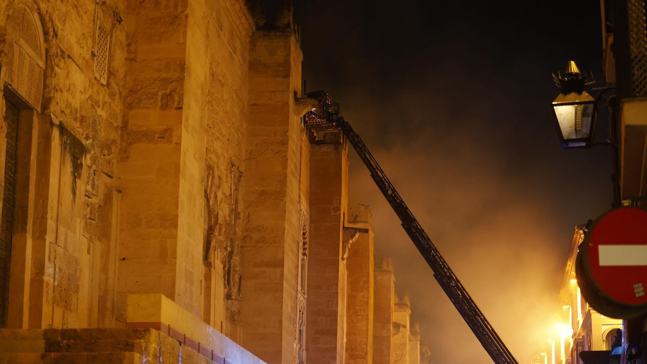 Extinguido el incendio declarado en la Mezquita de Córdoba