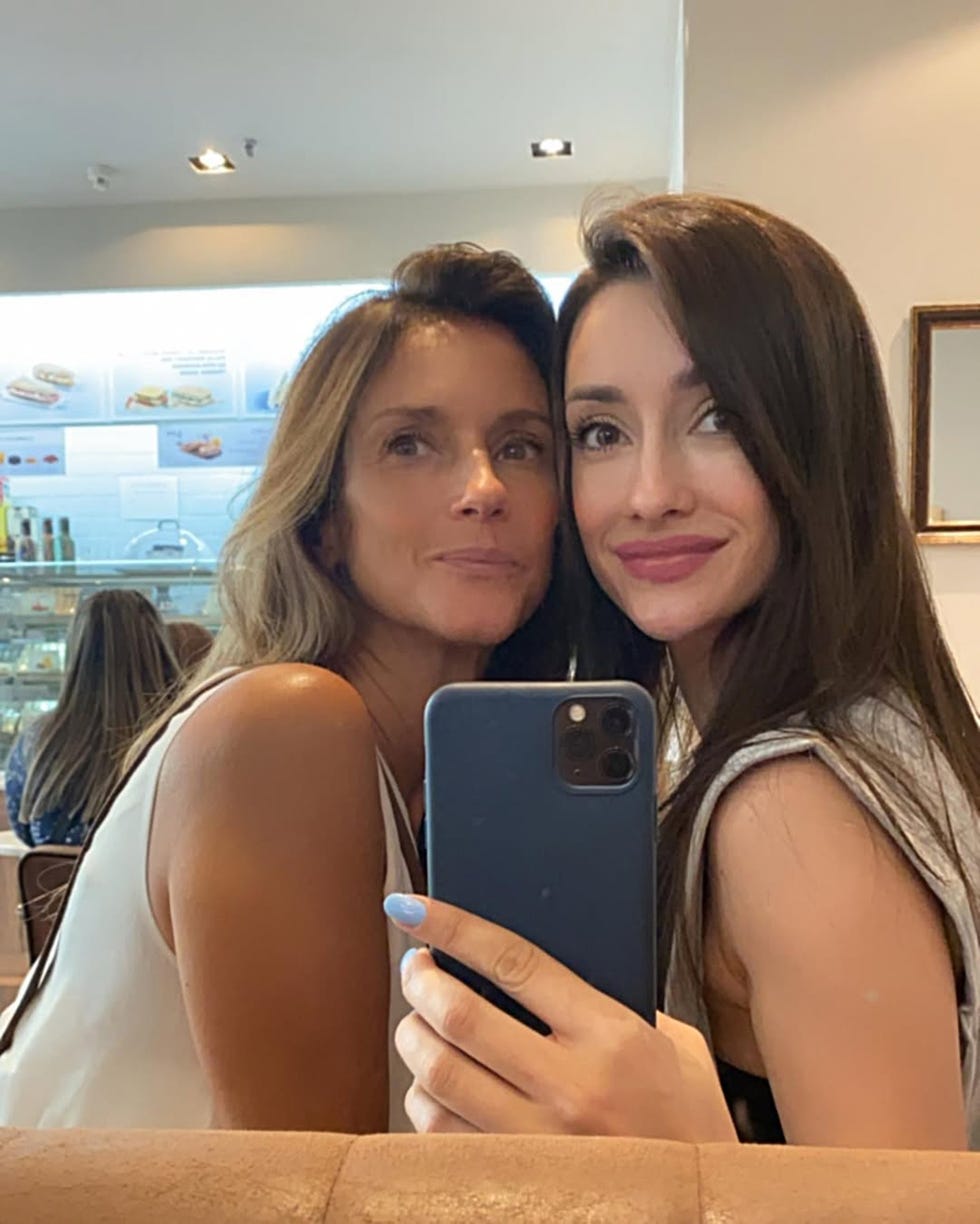 elena rodriguez y su hija, adara molinero